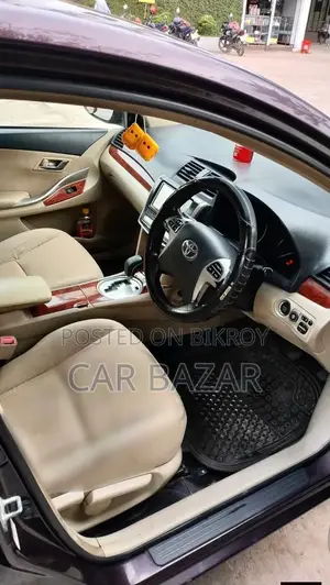 টয়োটা প্রিমিয়ো ২০১৫ মেরুন