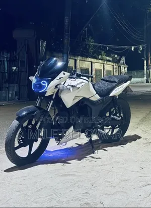 Hero Hunk ২০১৯ সাদা