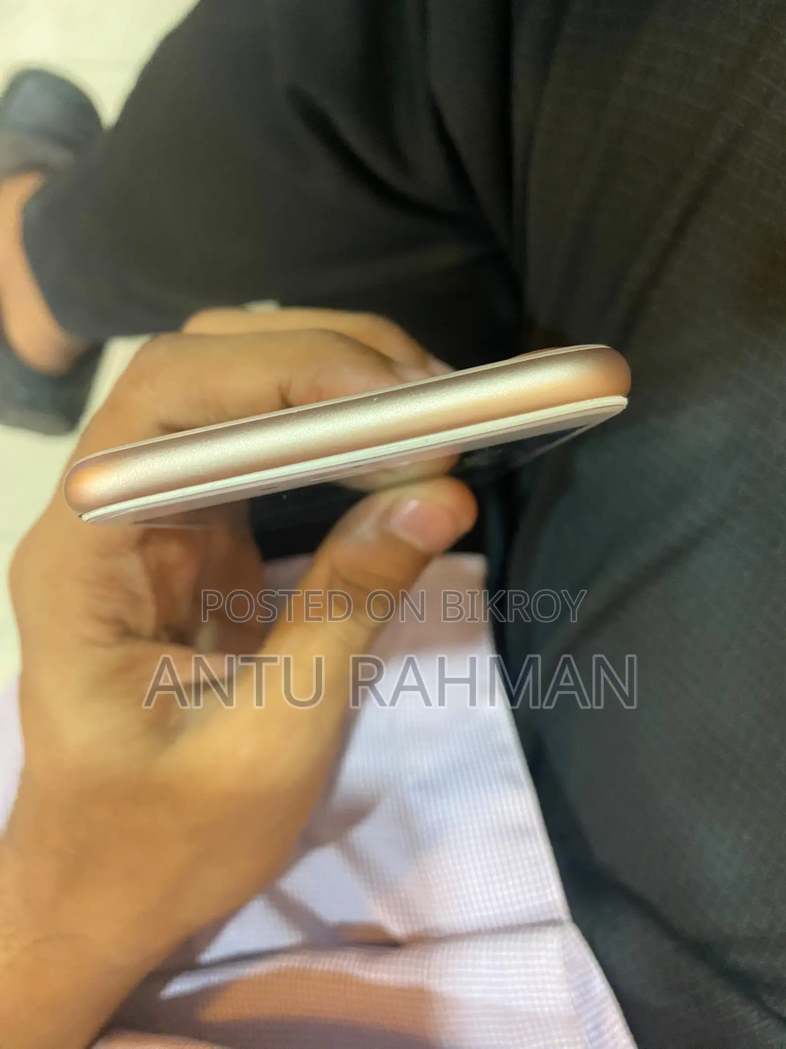 Apple iPhone SE (2020) 128 GB Gold