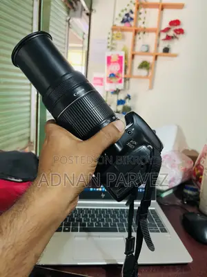 ক্যানন ৫৫০ডি ডিএসএলআর ক্যামেরা