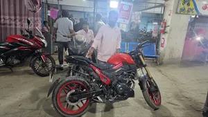 Runner Bolt 165R 2020 Red