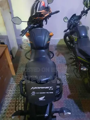 Honda Hornet 2022 Orange