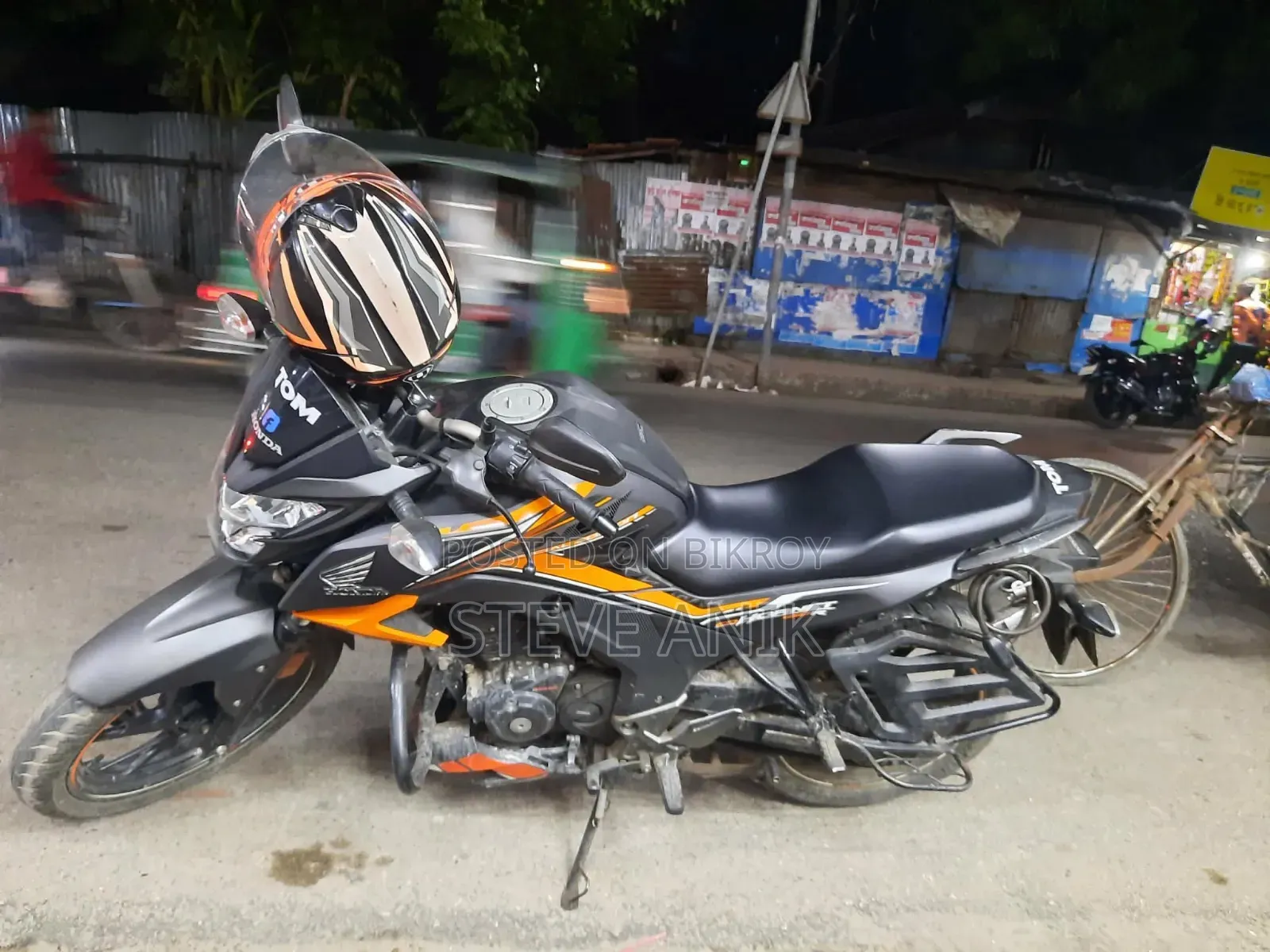 Honda Hornet 2022 Orange
