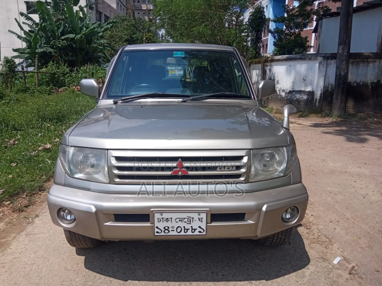 Mitsubishi Pajero Sport 2000 Gold