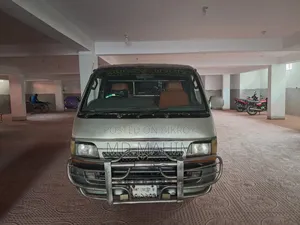 Toyota HiAce 2003