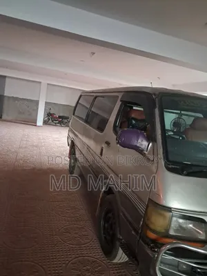 Toyota HiAce 2003
