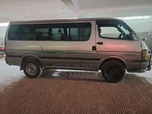 Toyota HiAce 2003