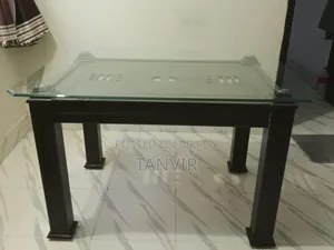 ৪ সিটের ডাইনিং টেবিল নতুনের মতো