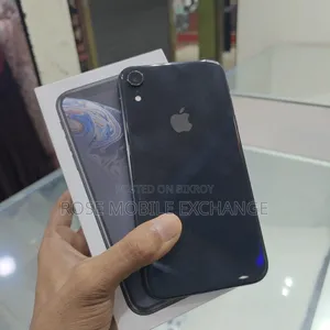 অ্যাপল ১২৮ জিবি ব্ল্যাক
