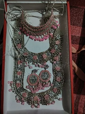 অর্নামেন্টস