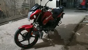 হিরো হাঙ্ক ২০১৭ লাল