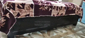 Beautifully designed semi-double bed (Used)