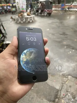 অ্যাপল আইফোন ৮ ৬৪ জিবি ব্ল্যাক