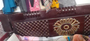 এটি একটি সেকেনাল খাট বিক্রি হবে যদি কেউ নিতে চান তাইলে যোগাযোগ করুন