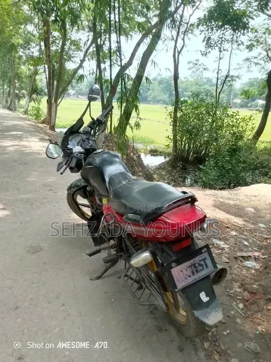 মোটরসাইকেল ২০১৫ কালো