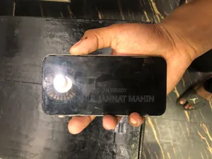 অ্যাপল আইফোন এক্সএস ২৫৬ জিবি সাদা