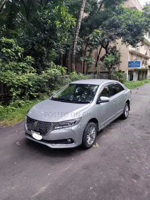 Toyota Premio 2017 Silver