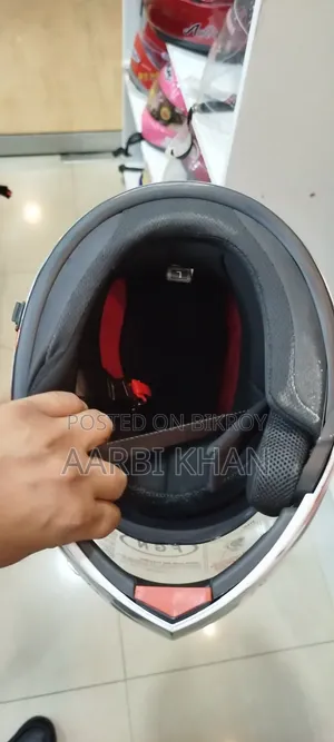পাইকারি মূল্যে নতুন হেলমেট বিক্রি হচ্ছে