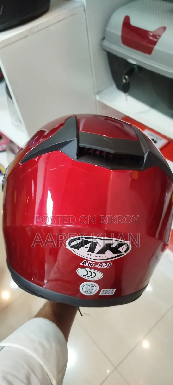 পাইকারি মূল্যে নতুন হেলমেট বিক্রি হচ্ছে