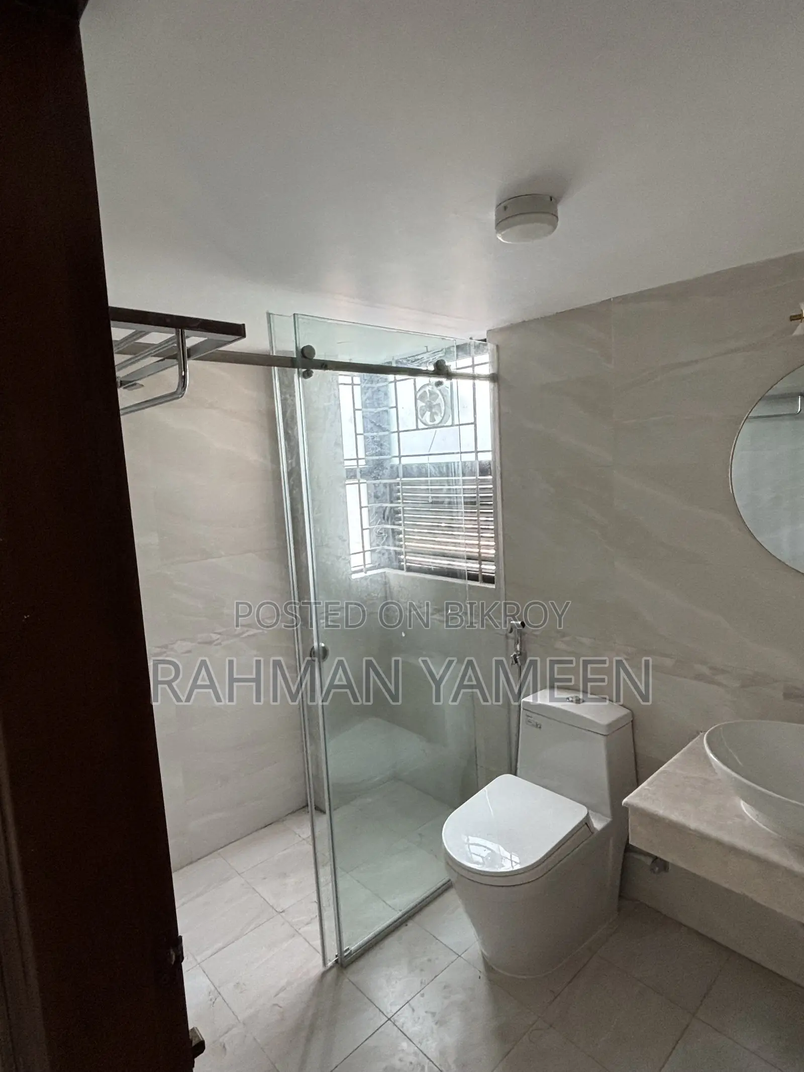 4-bedroom Apartment in Jumairah Grand, Panchlaish for Rent
