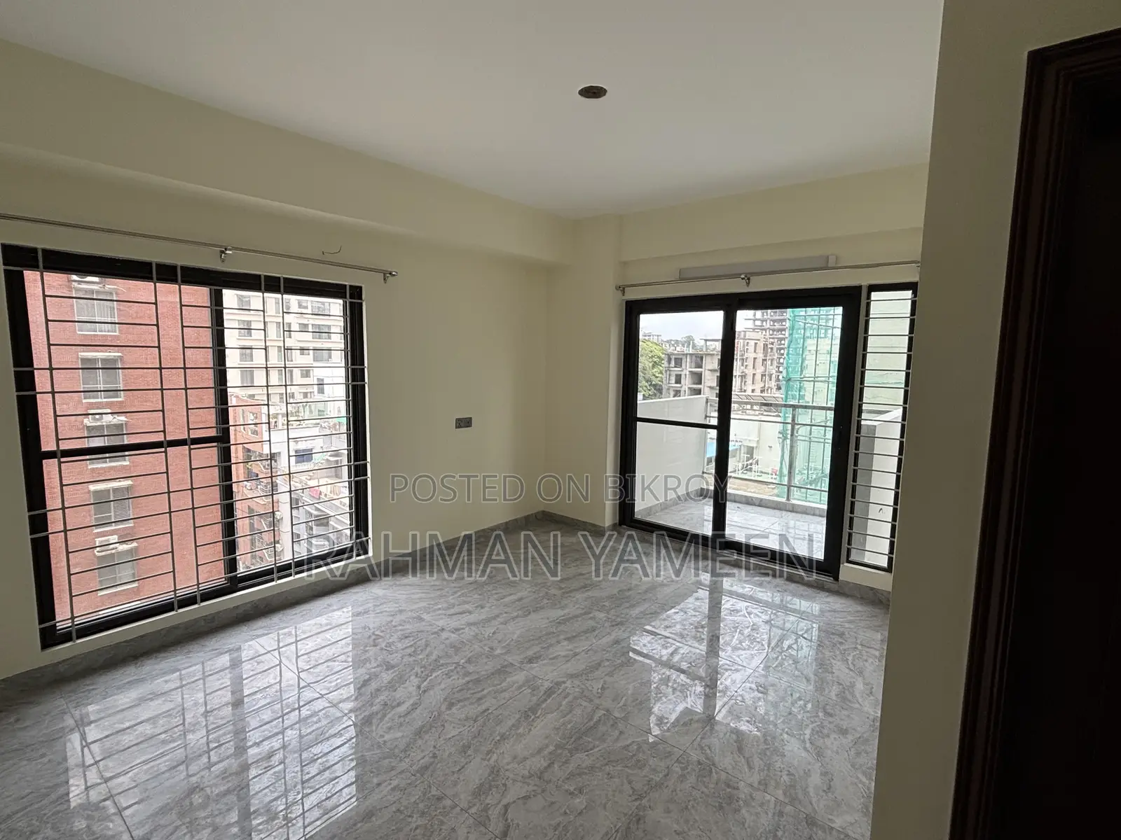 4-bedroom Apartment in Jumairah Grand, Panchlaish for Rent
