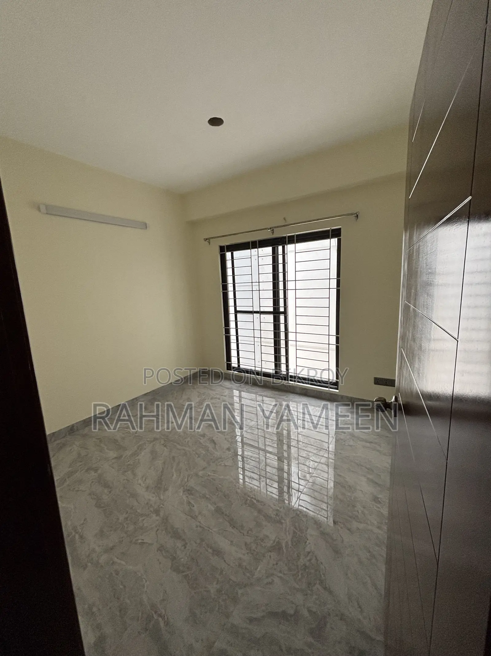 4-bedroom Apartment in Jumairah Grand, Panchlaish for Rent