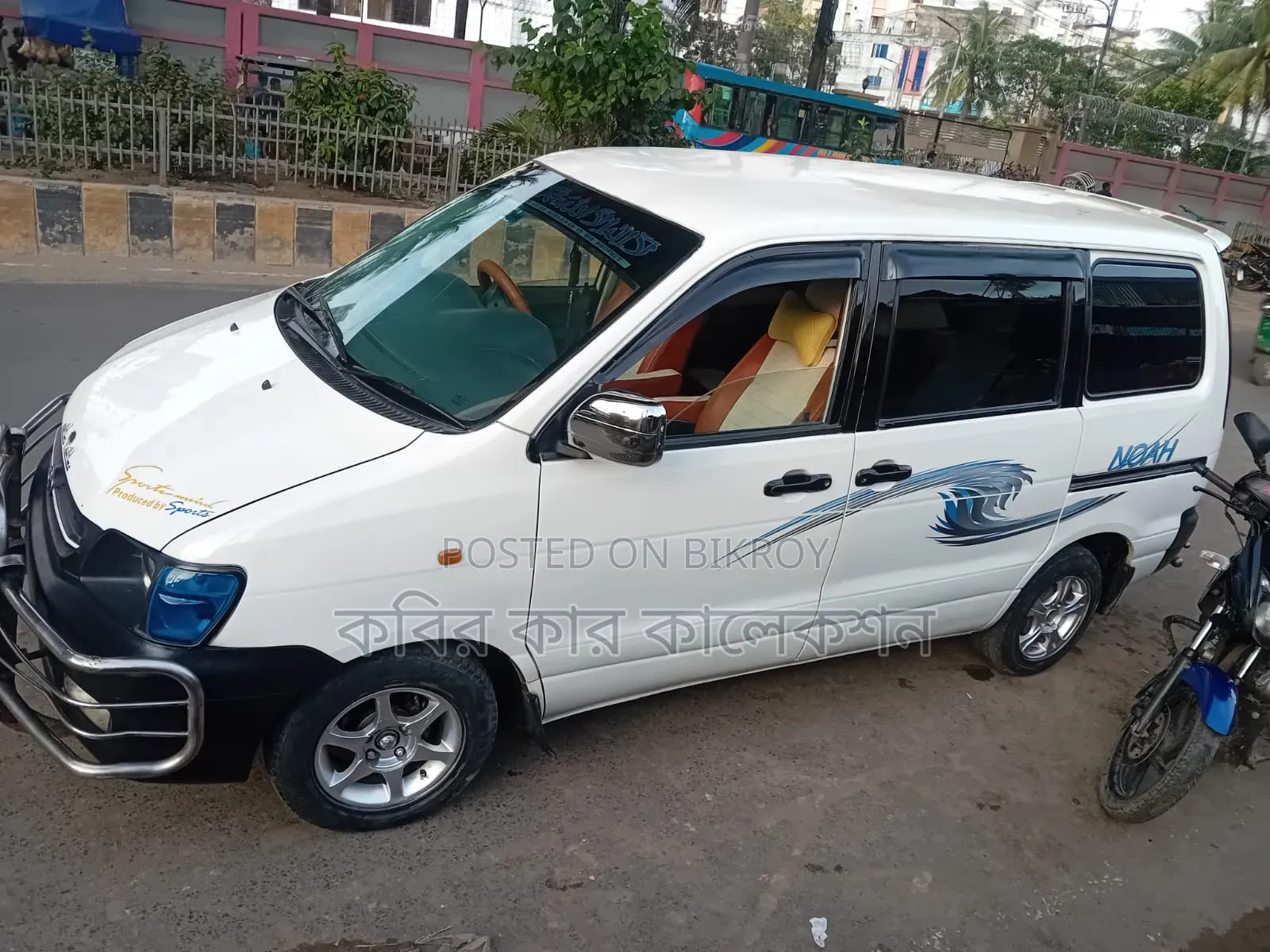 Toyota Noah 2004 White