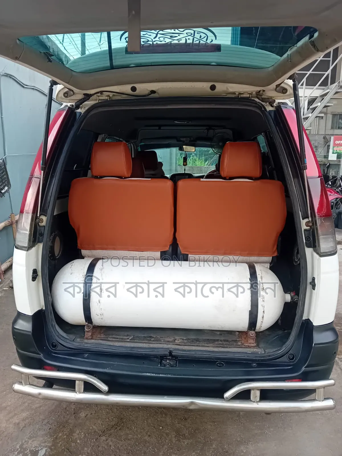 Toyota Noah 2004 White