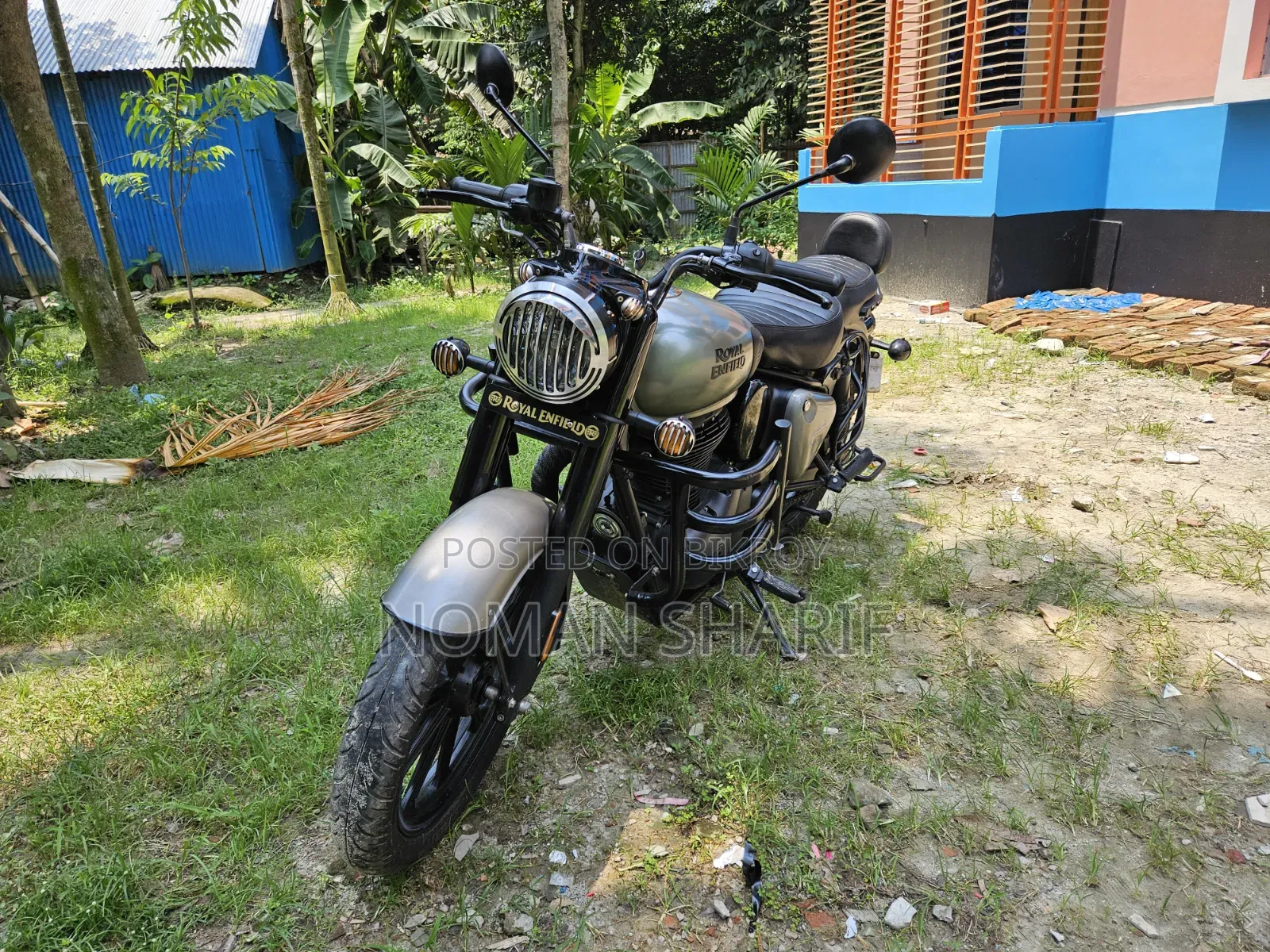 Royal Enfield Classic 350 2025 Gray