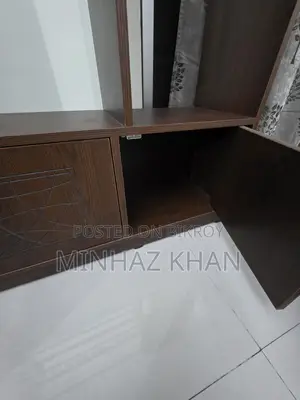 কাঠের কাপড়ের আলনা বিক্রি হবে – ভালো অবস্থায়