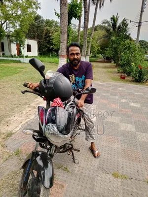 Bajaj Discover 100 2017 Red