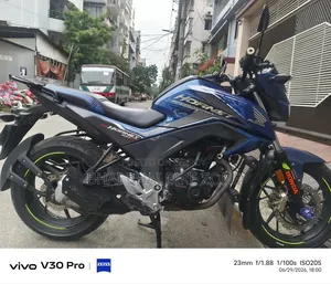 হোন্ডা হর্নেট ২০২১ সবুজ