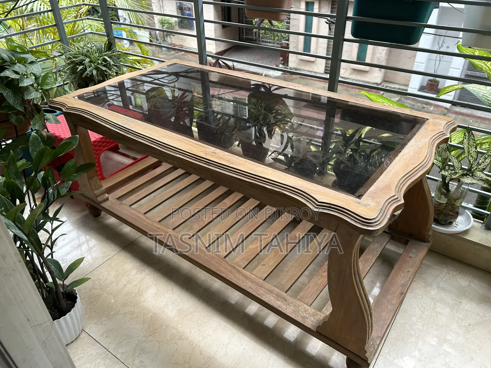 কাঠের কফি টেবিল for Sell!!