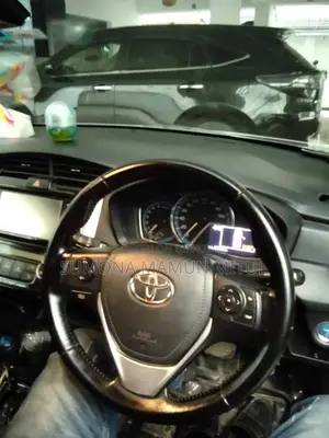 Toyota Corolla Fielder 2017 Silver