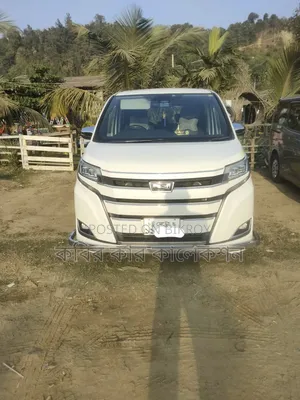 Toyota Noah 2017 Pearl
