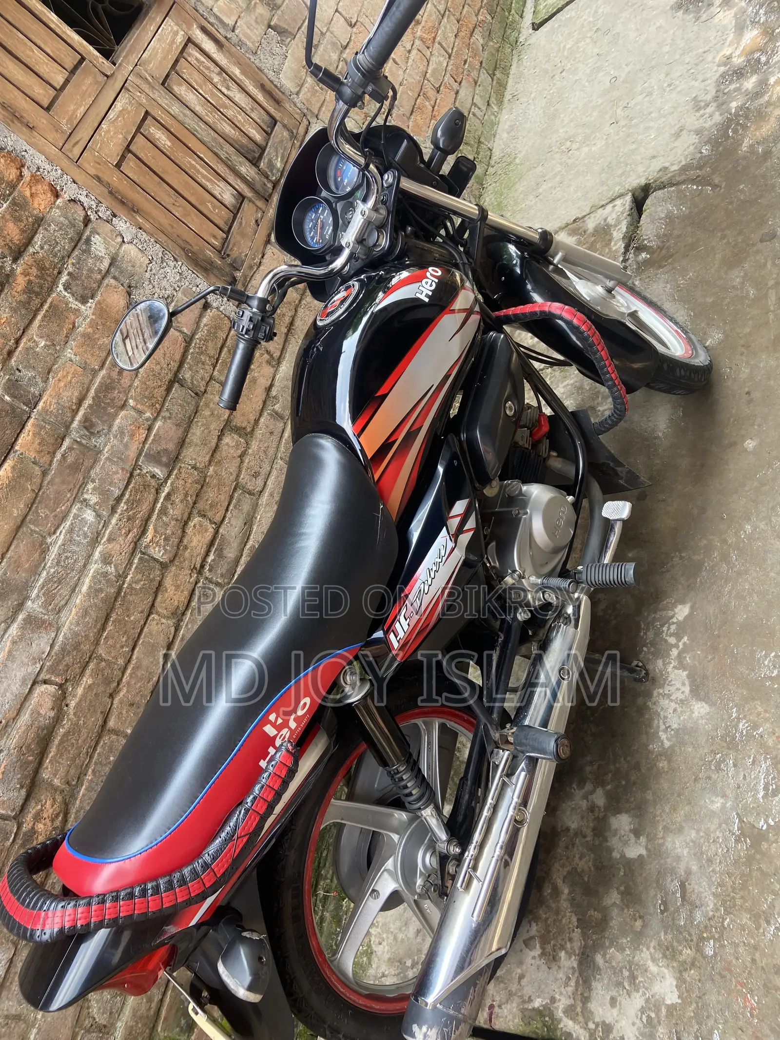 হিরো এইচএফ ডিলাক্স ২০১৮ কালো