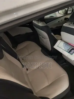 Toyota Prius 2017 White