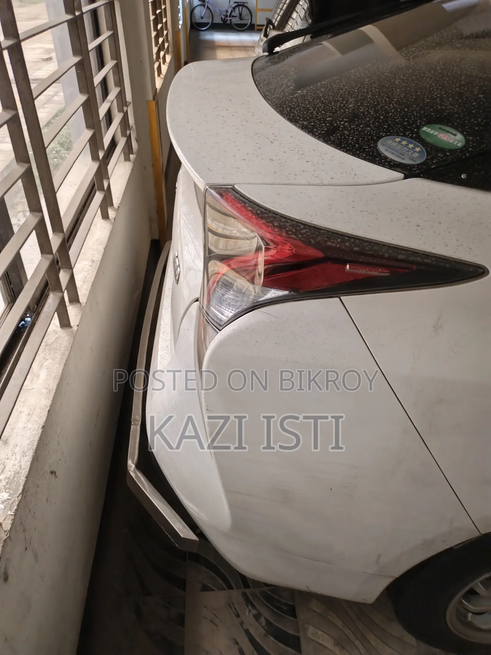Toyota Prius 2017 White