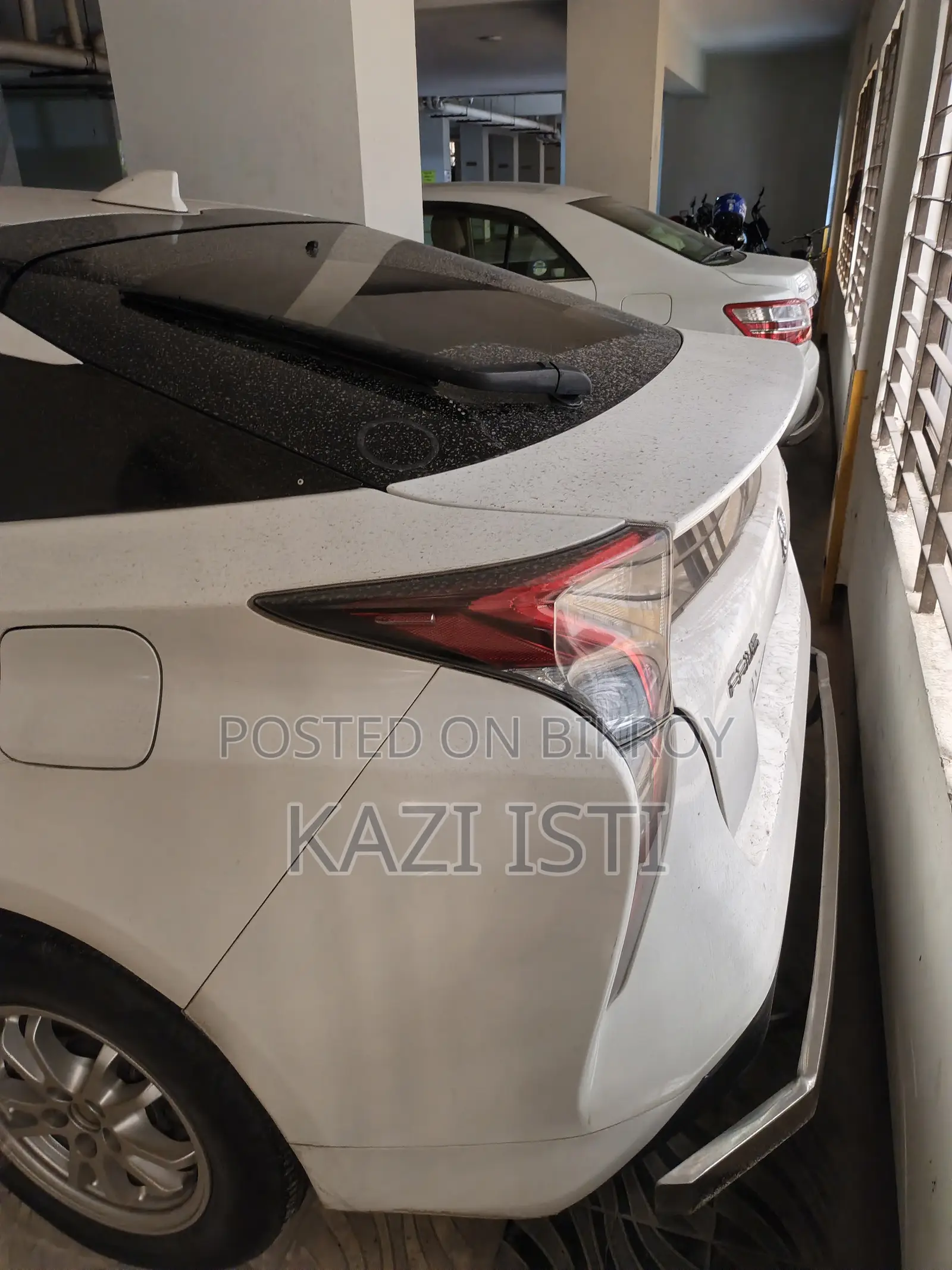Toyota Prius 2017 White