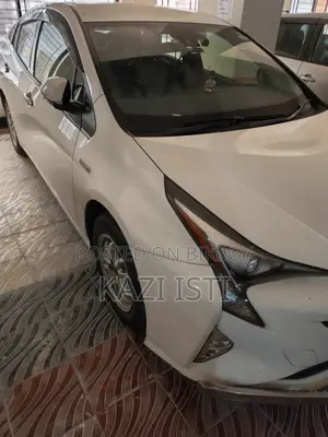Toyota Prius 2017 White