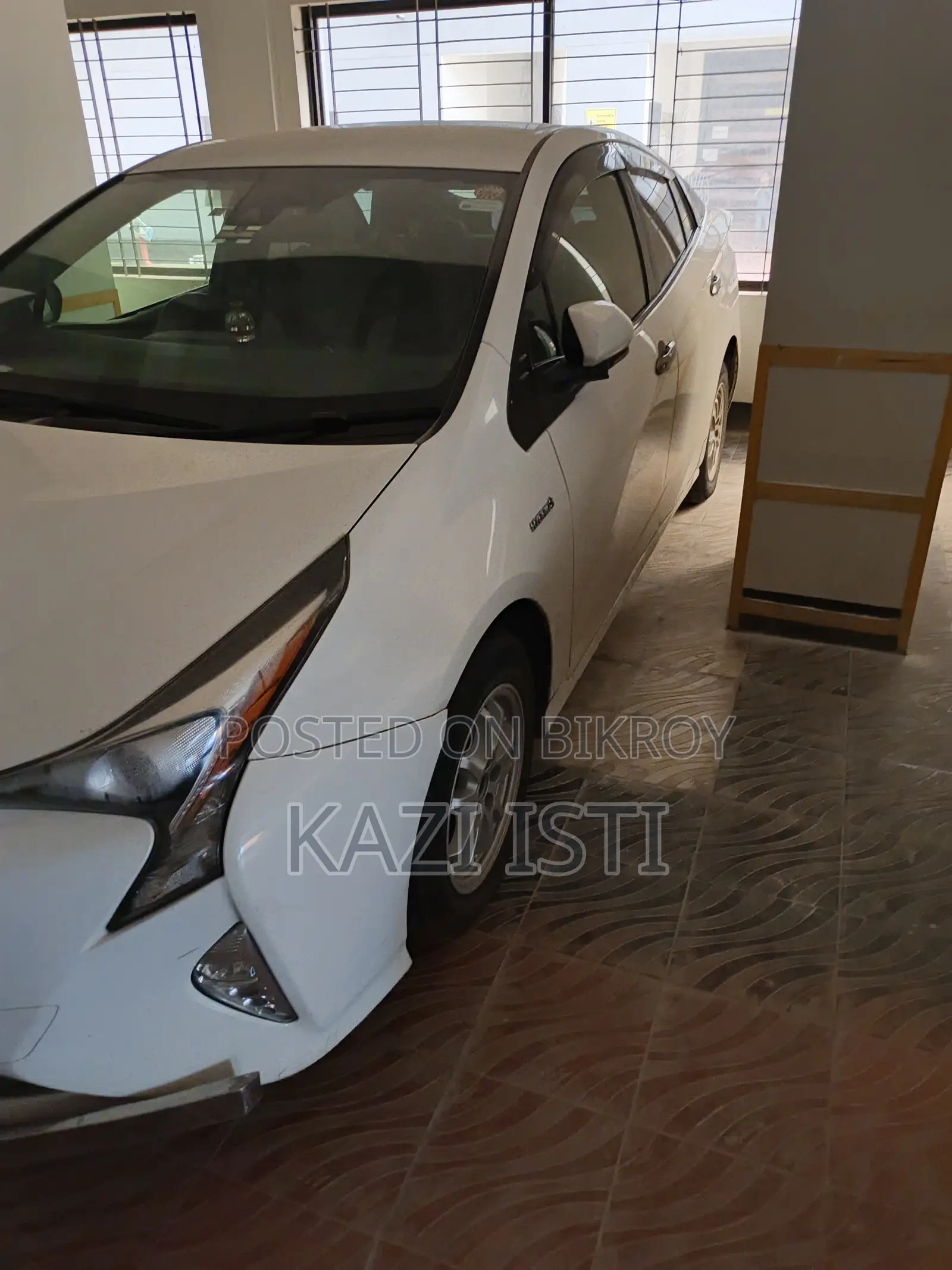 Toyota Prius 2017 White