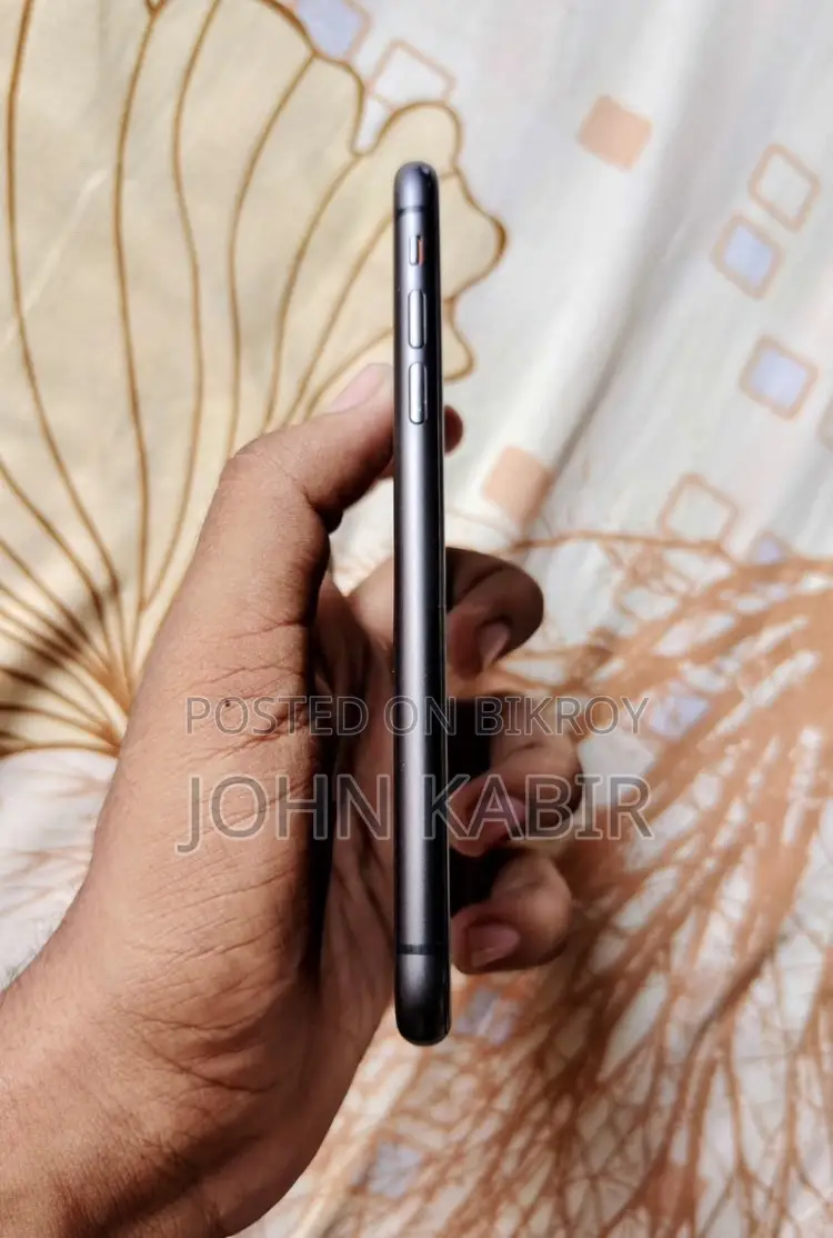 অ্যাপল আইফোন ১১ ১২৮ জিবি কালো