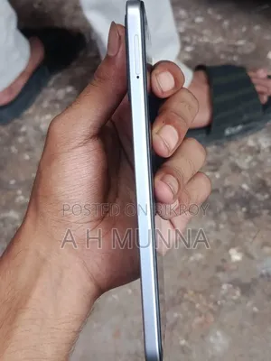 Tecno Spark 40 256 GB Silver