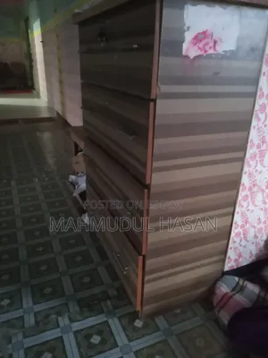 4/6 feet board separate lock drawer wardrobe