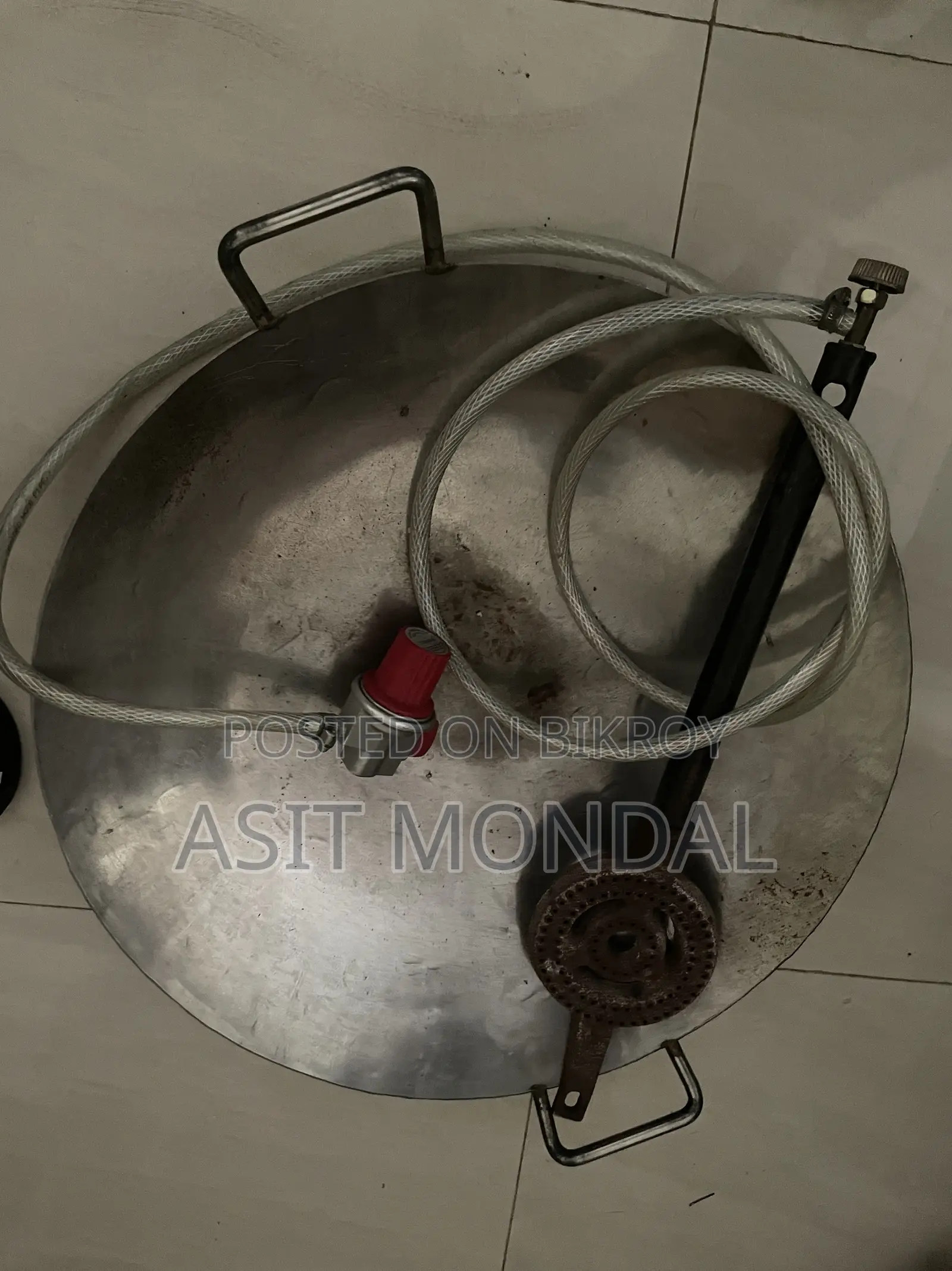 One Frying Pan, 4 Pieces of Tools, and One Stove