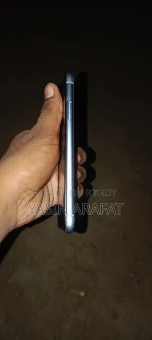 Apple iPhone XR 64 GB White