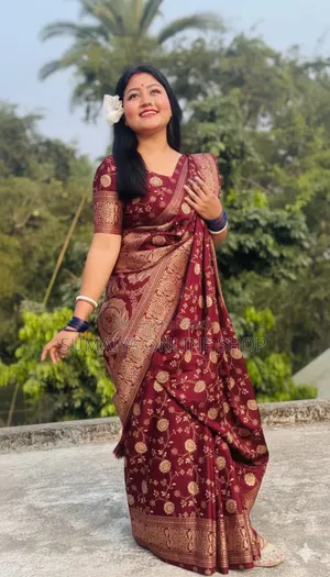 জাপানি সিল্ক স্কিন প্রিন্ট শাড়ি উইথ ব্লাউজ পিস