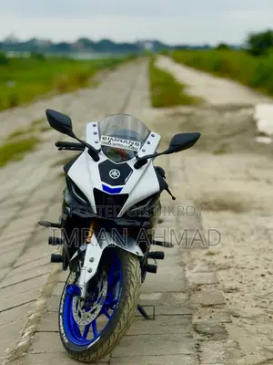 ইয়ামাহা আর১ ২০২৩ সিলভার