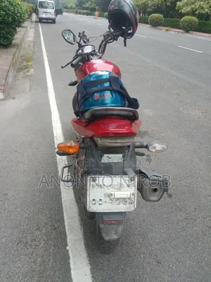 Honda CB 2018 Red