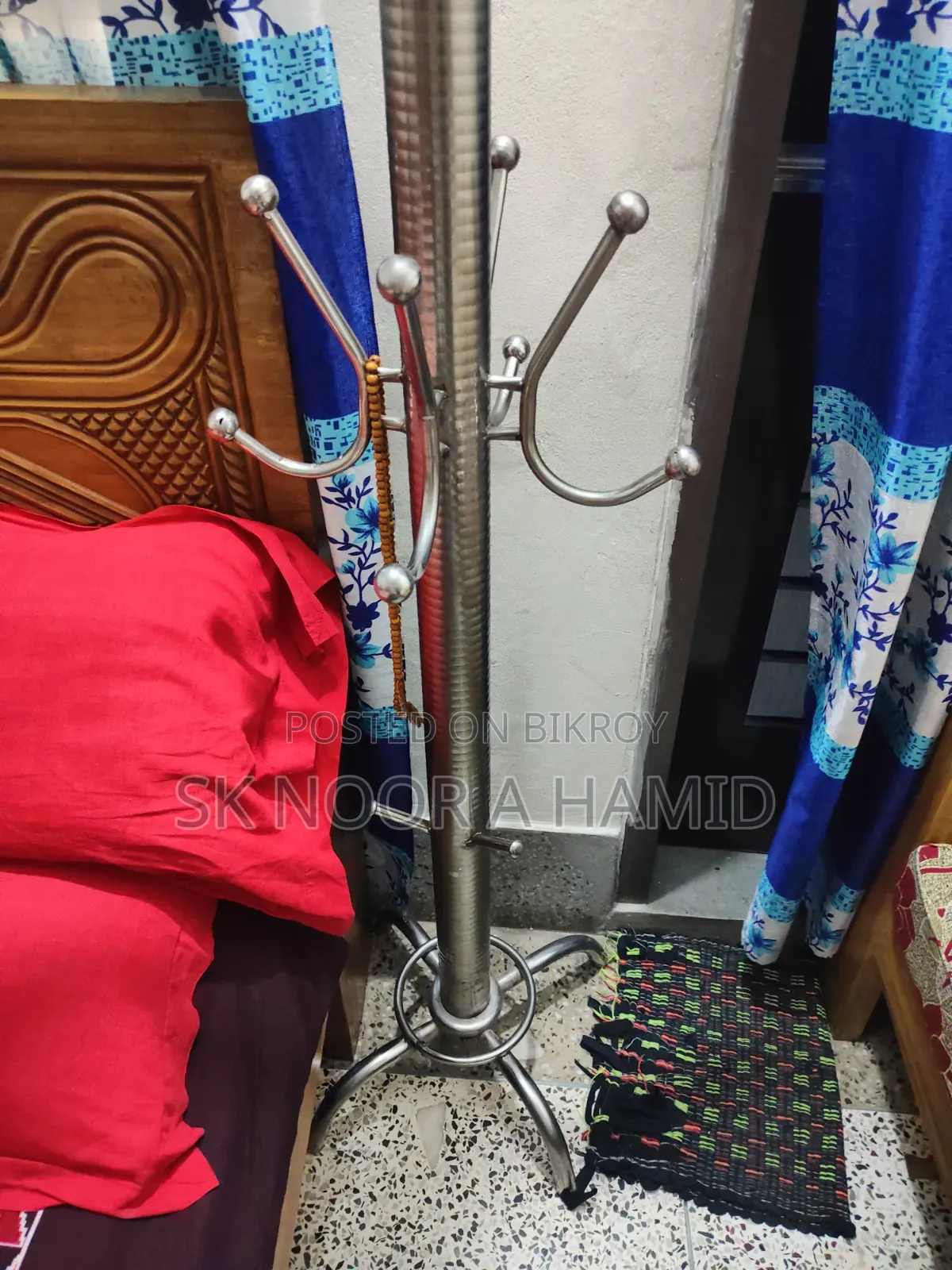 কাপড় ঝোলানোর হ্যাঙ্গার